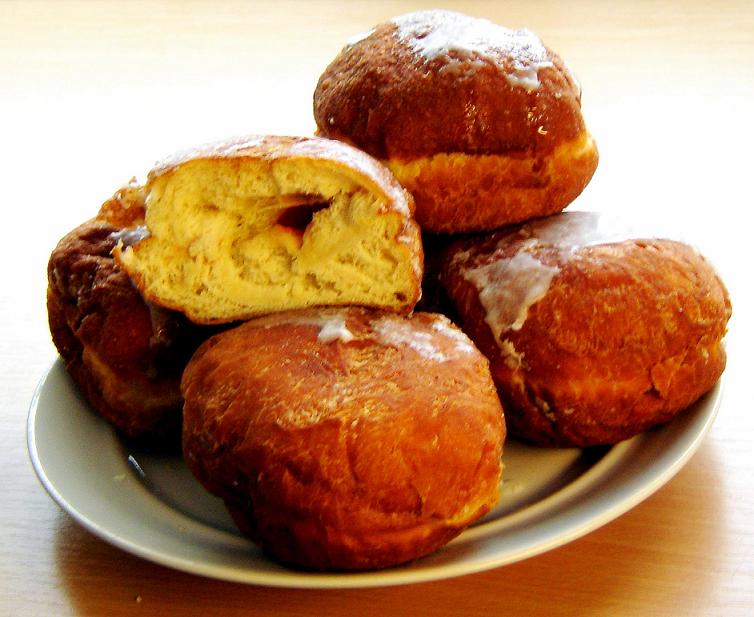 plate of doughnuts called pączki for  tłusty czwartek (Fat Thursday)