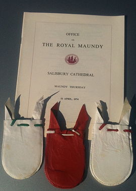 Maundy Money Pouches. and cover of the Order of Service for Royal Maundy service 1974 Photo Wehwalt 
